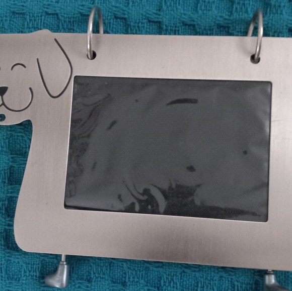 Picture holder, Dog frame. The legs on which it stands are little paws. - Picture 2 of 7